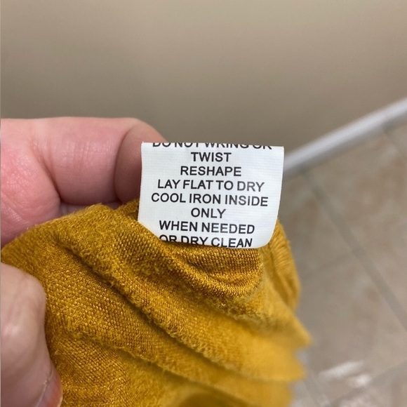 Yal NY Pleated Skirt - Picture 2 of 4